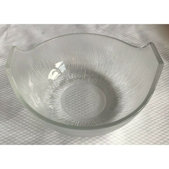 Vintage Clear Glass Bowl with Stripe Ridge Design 8.5" Diameter & 3" hight - Picture 3 of 7